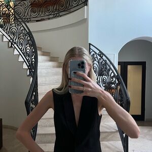 Flo & Sang Black Rhinestone Skull Vest
Size 2 NWT